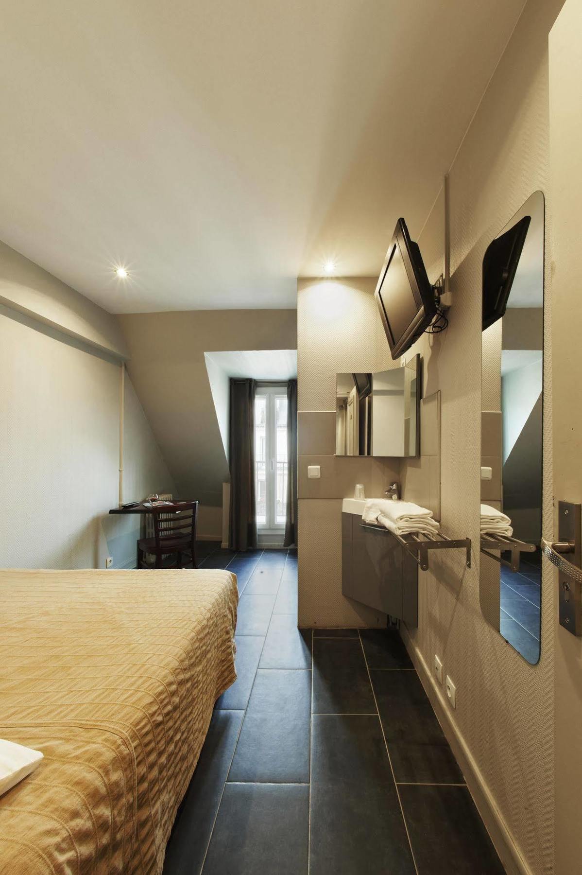 Montmartre Clignancourt Hotel