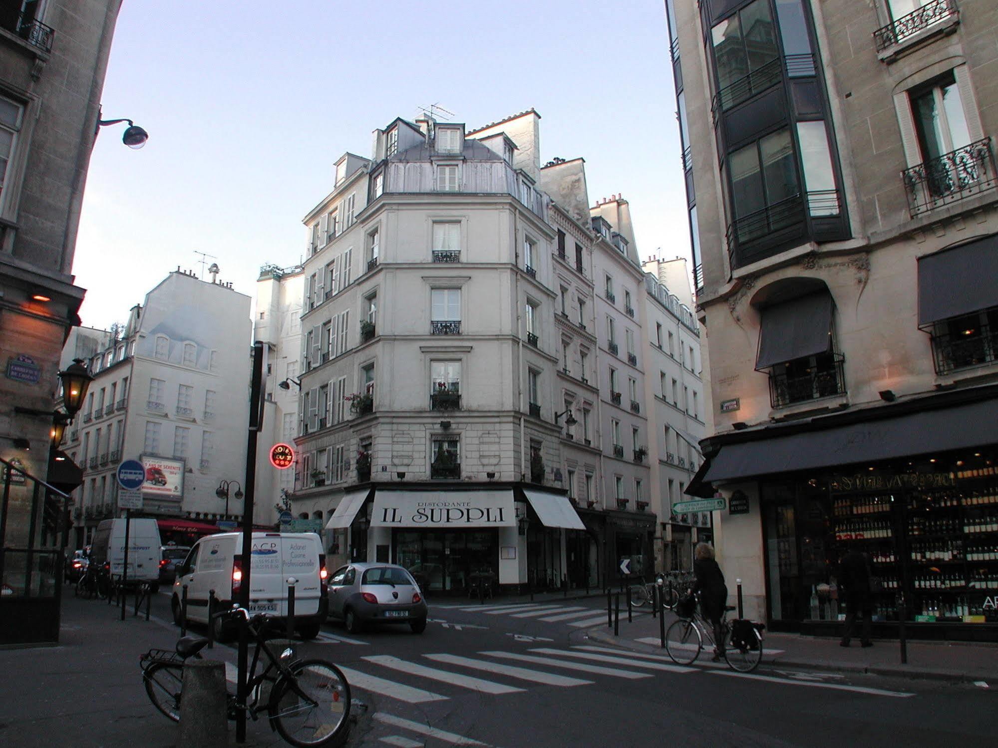 Conde Chic Apartment Paris