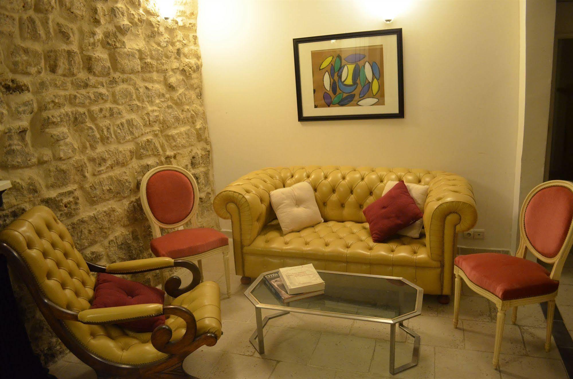 Hotel Grand De Clermont 2*