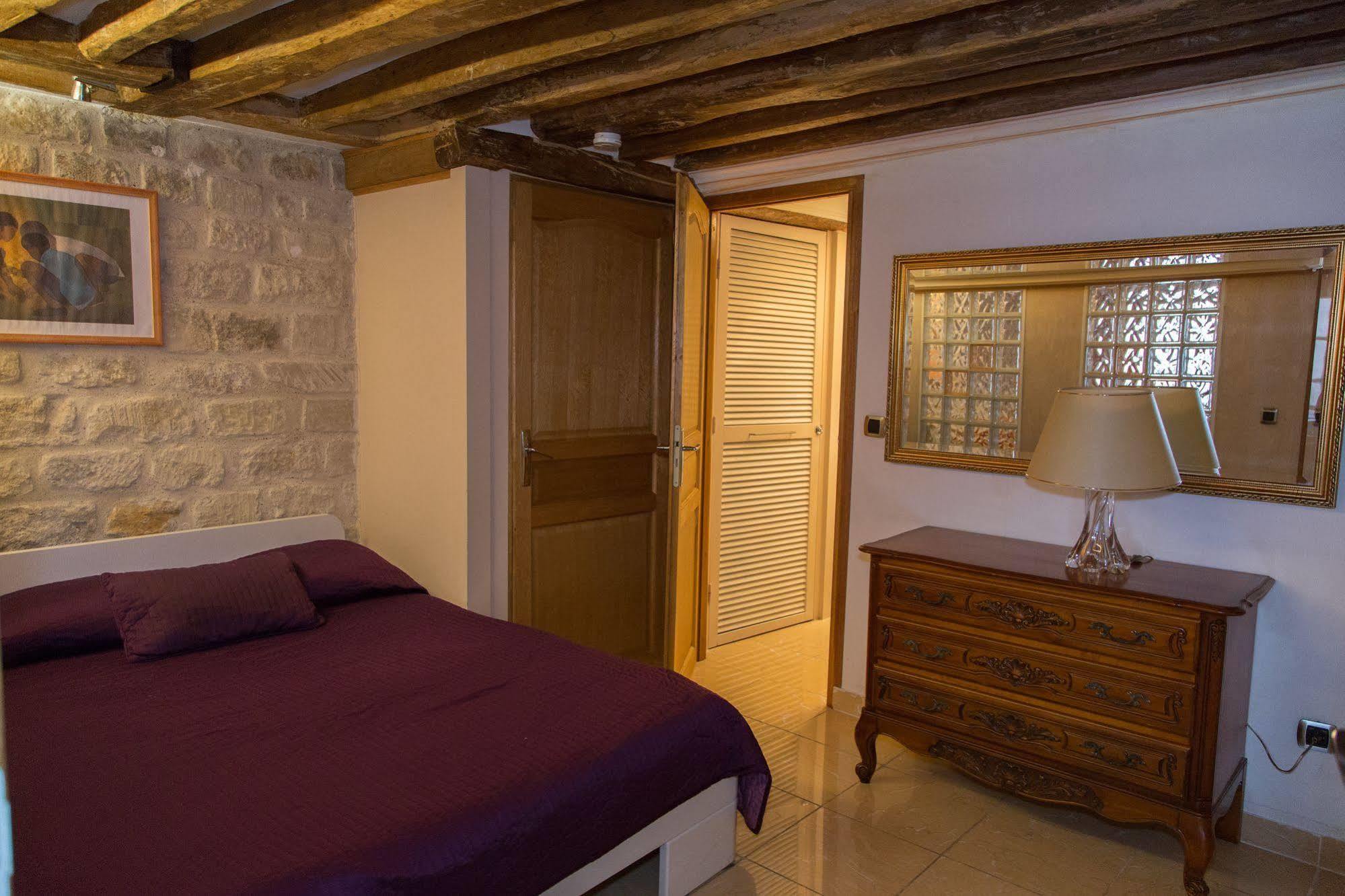 Saint Germain Des Pres Apartment Paris