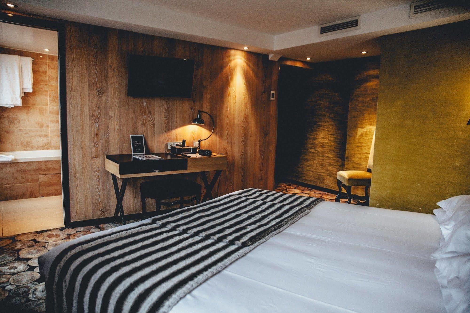 Hotel Le Notre Dame Saint Michel 3*