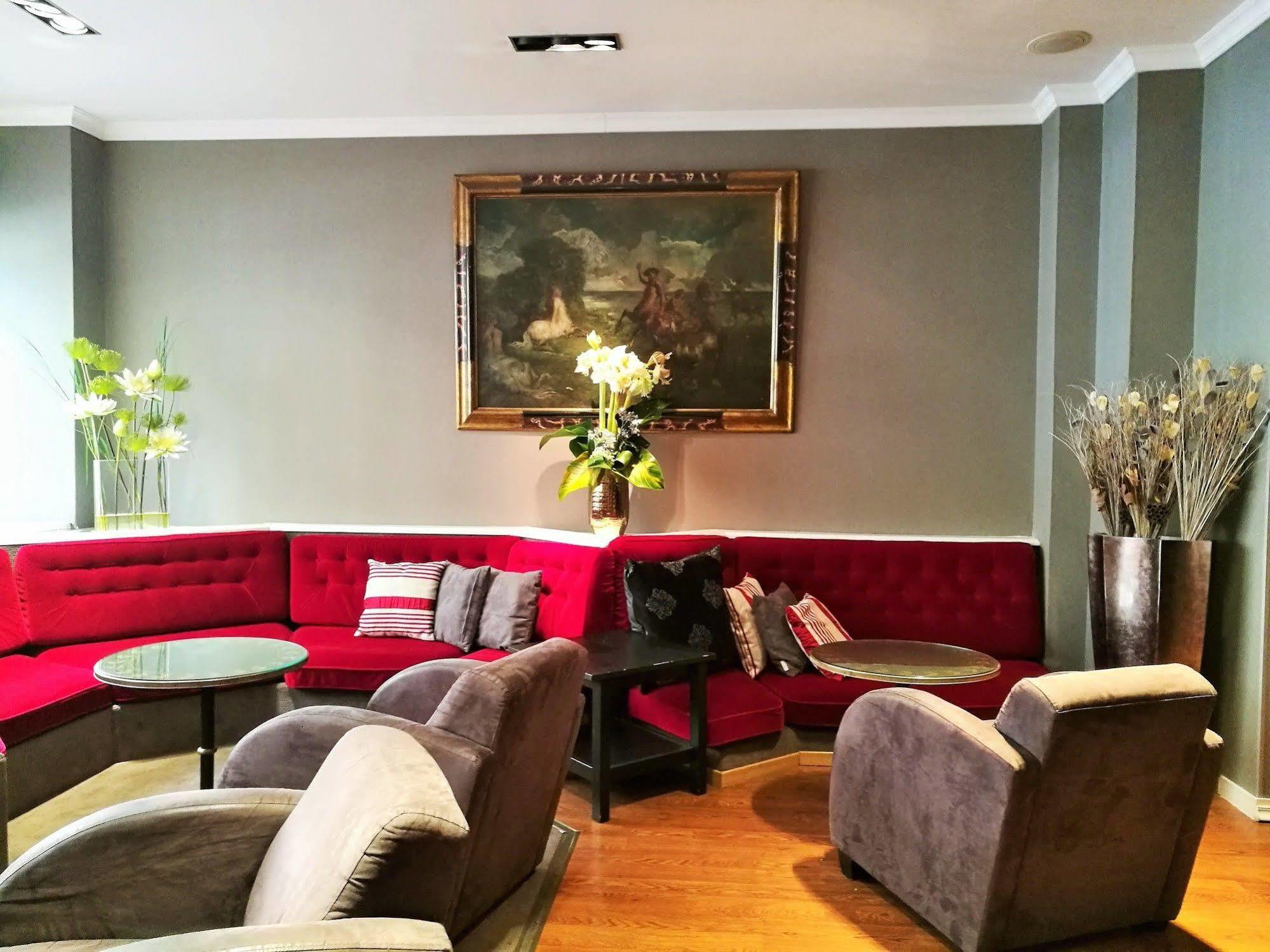 Claude Bernard Saint-germain 3* Paris