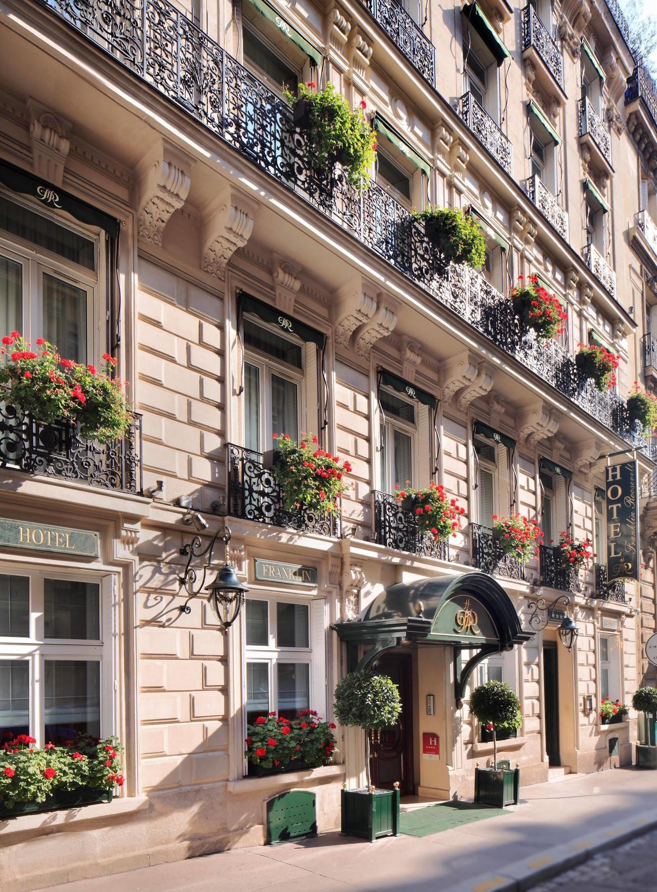 Hotel La Demeure Montaigne 5*