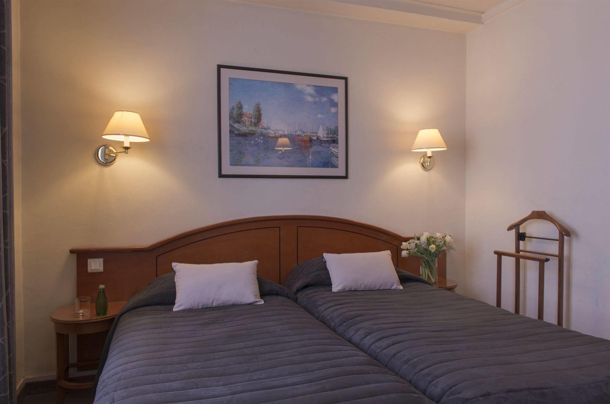 Hotel De Geneve Paris