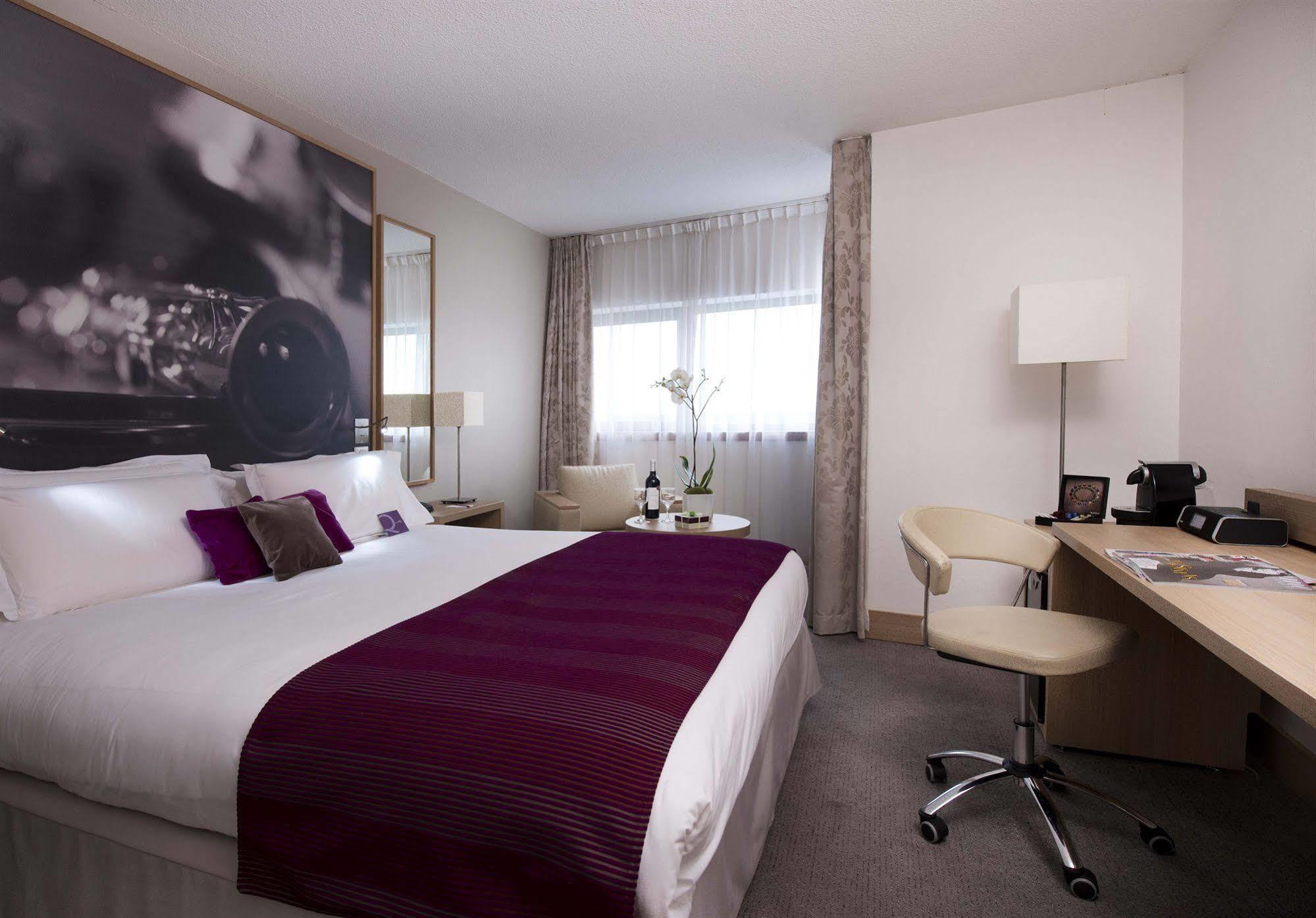Hotel Mercure 19 Philharmonie La 4*