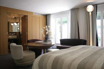 Pershing Hall Paris