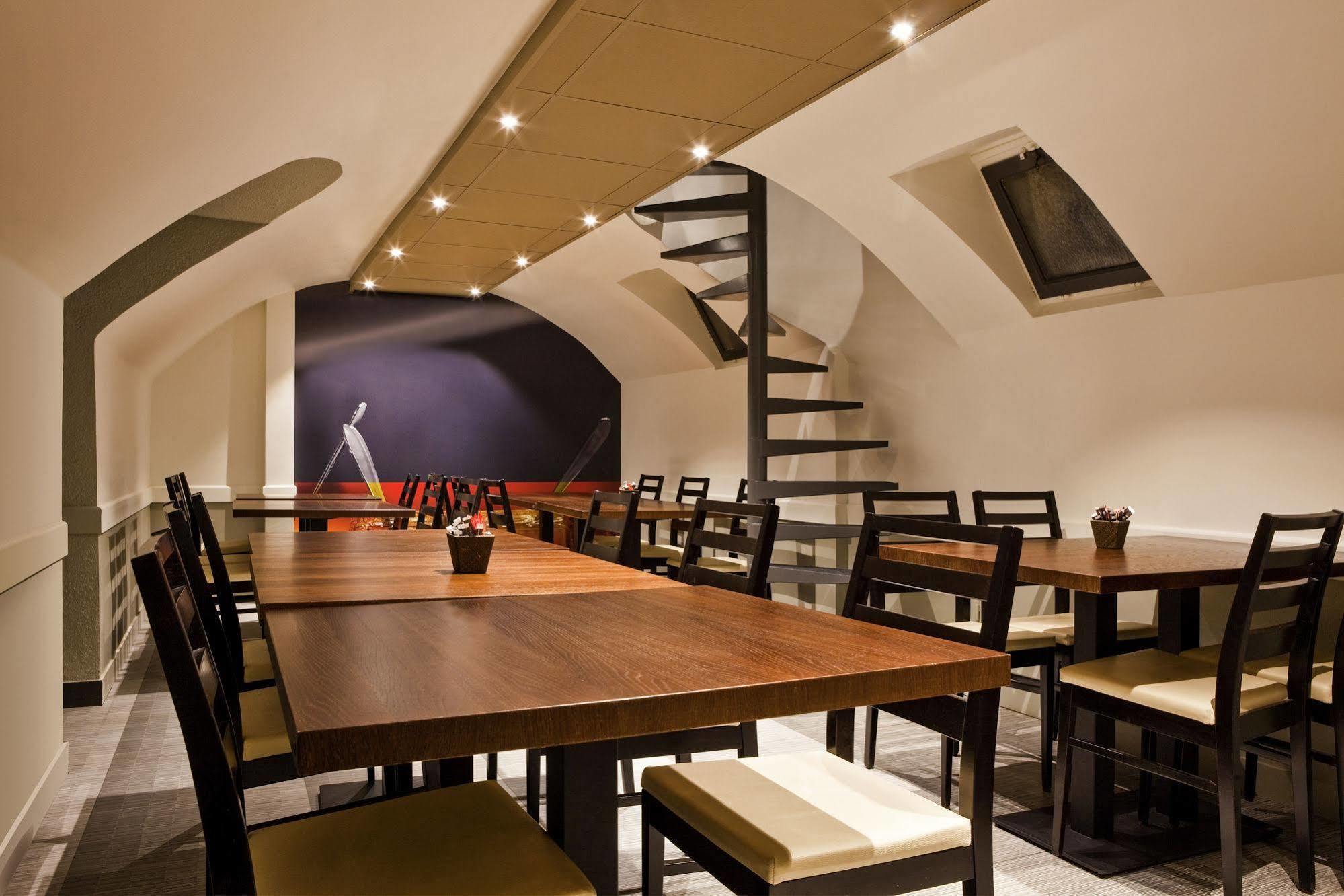 Ibis Maine Montparnasse 3* Paris