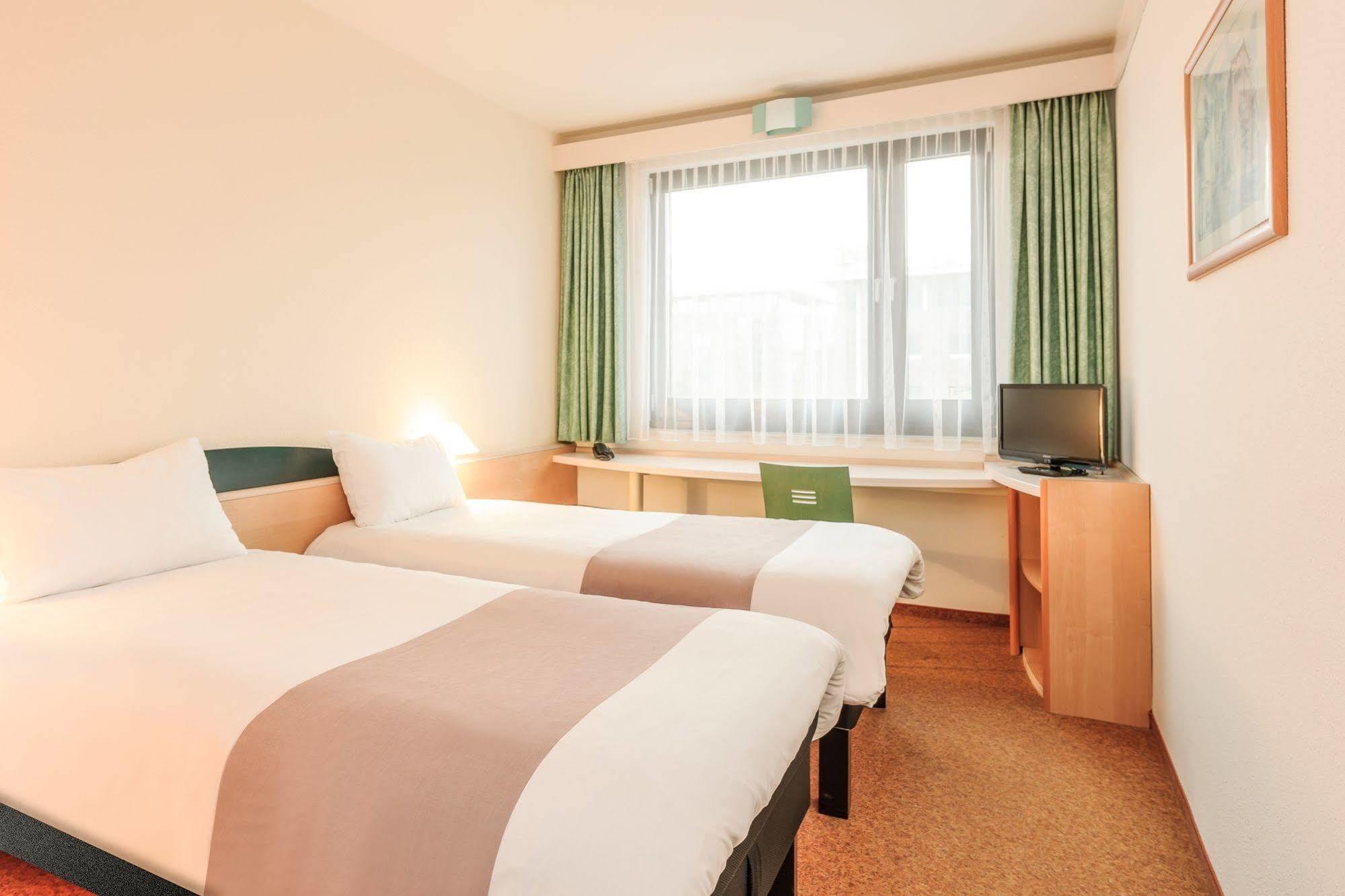 Ibis La Cite Des Sciences 19eme Hotel Paris