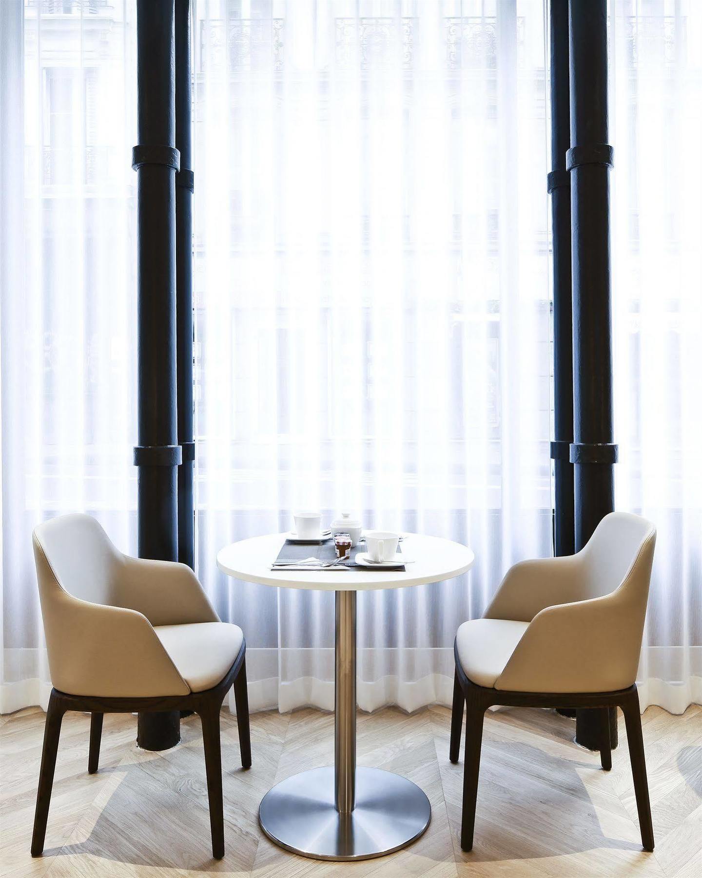 R De - Boutique 4*