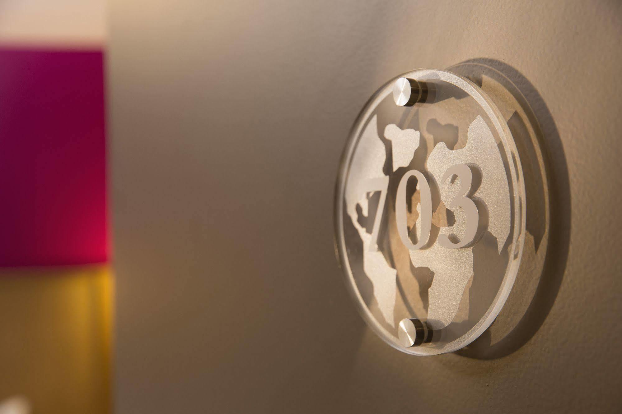 Mondial Hotel Paris