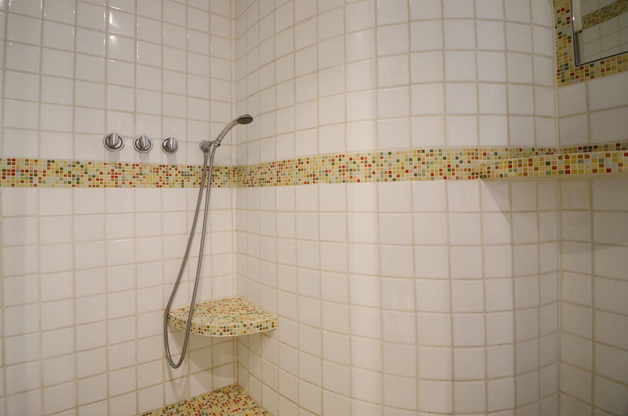 Short Group Temple Serviced Apartment