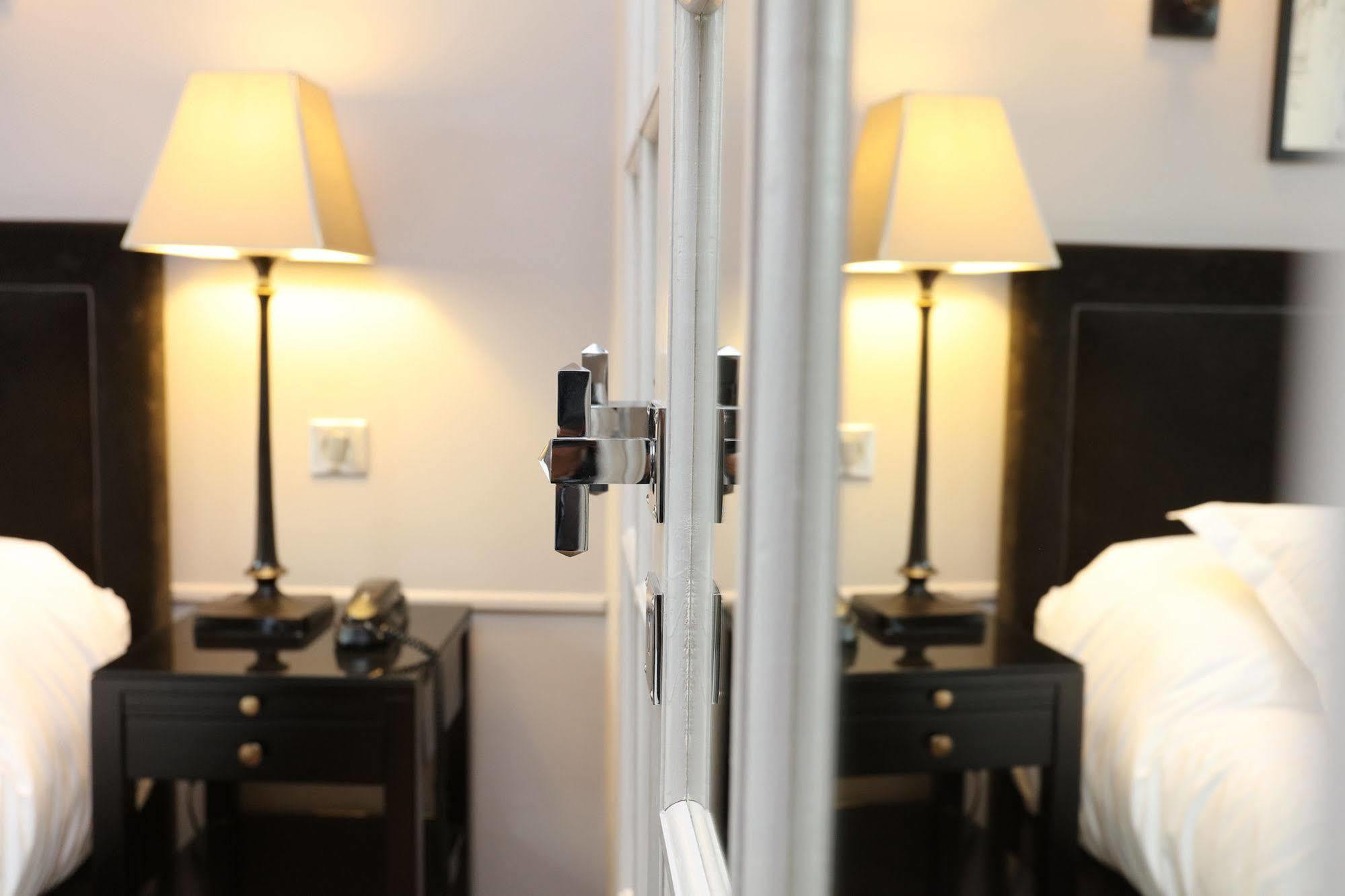 Hotel Saint-Louis Pigalle Paris