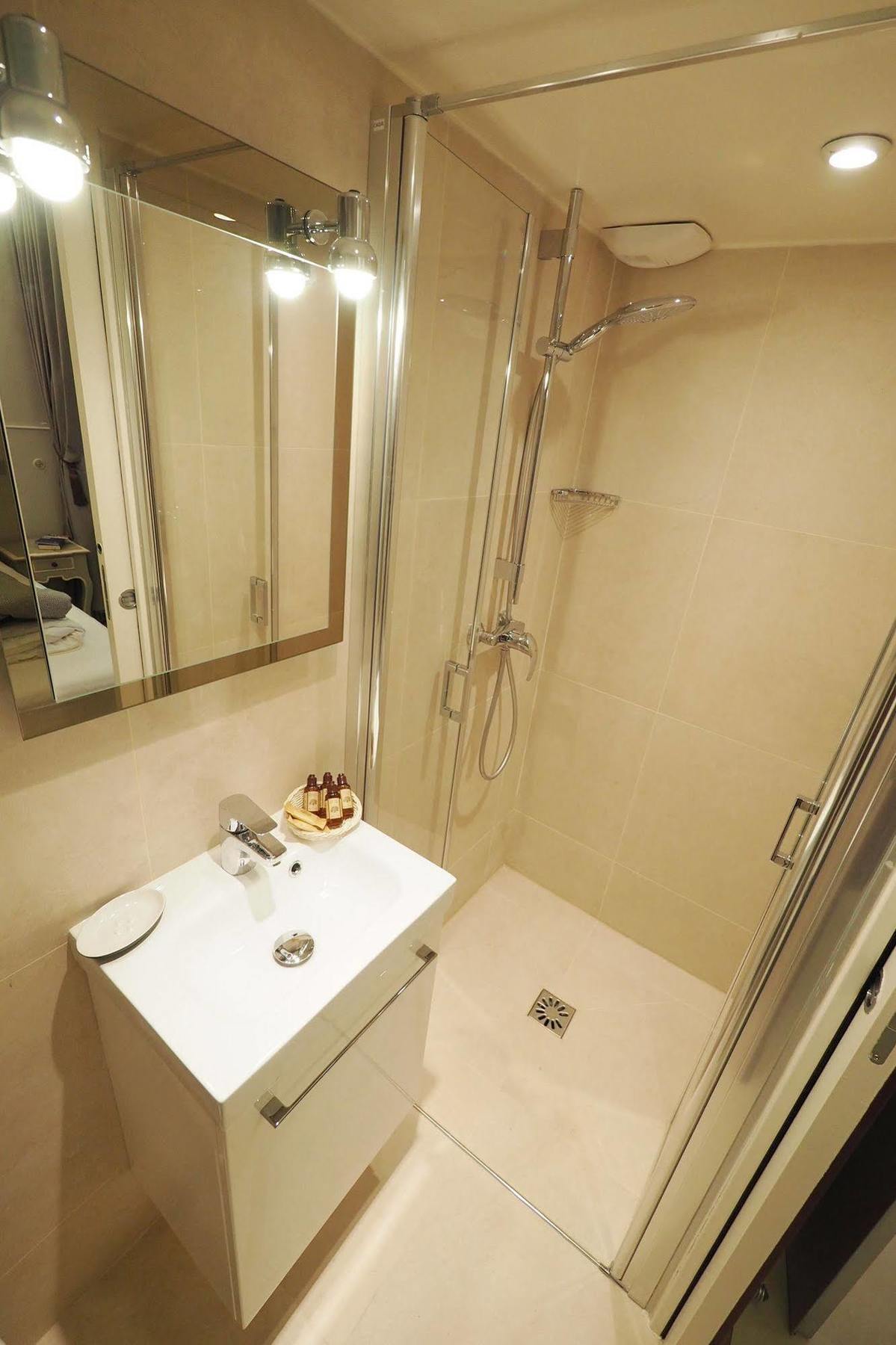 Palais Royal Chicsuites Apartment
