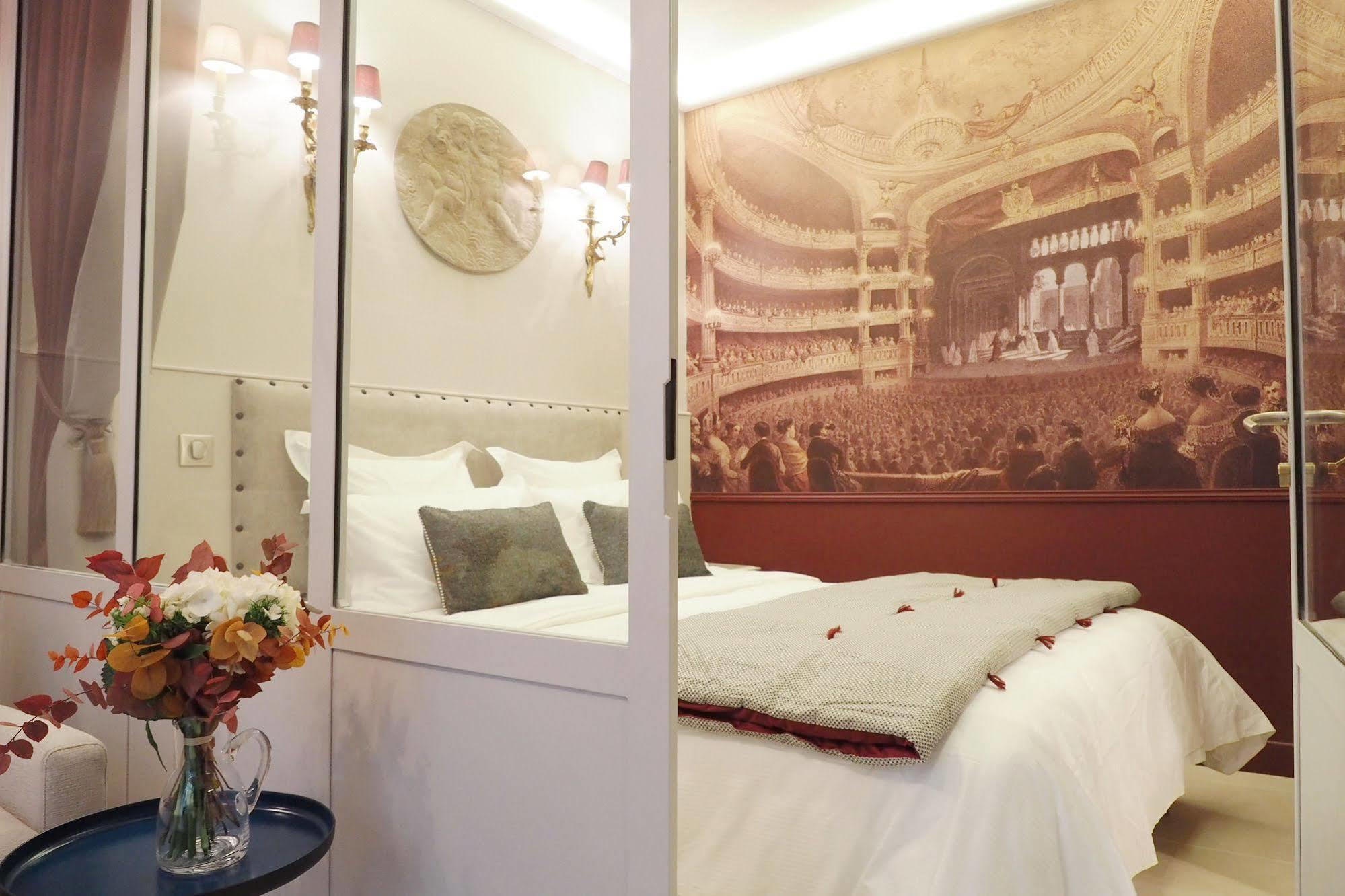 Palais Royal Chicsuites Apartment