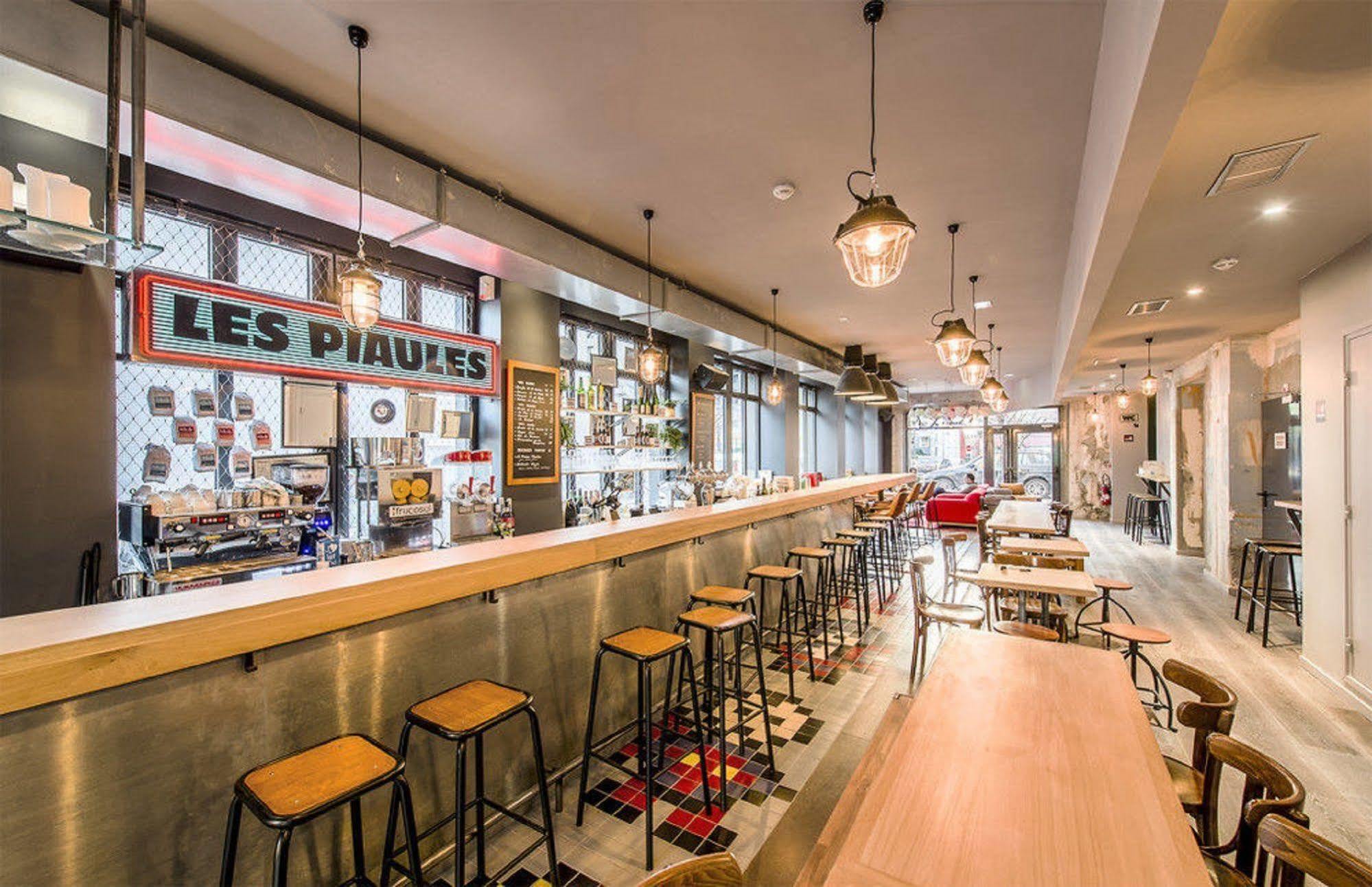 The People - Belleville Iex Les Piaulesi Auberge de jeunesse Paris