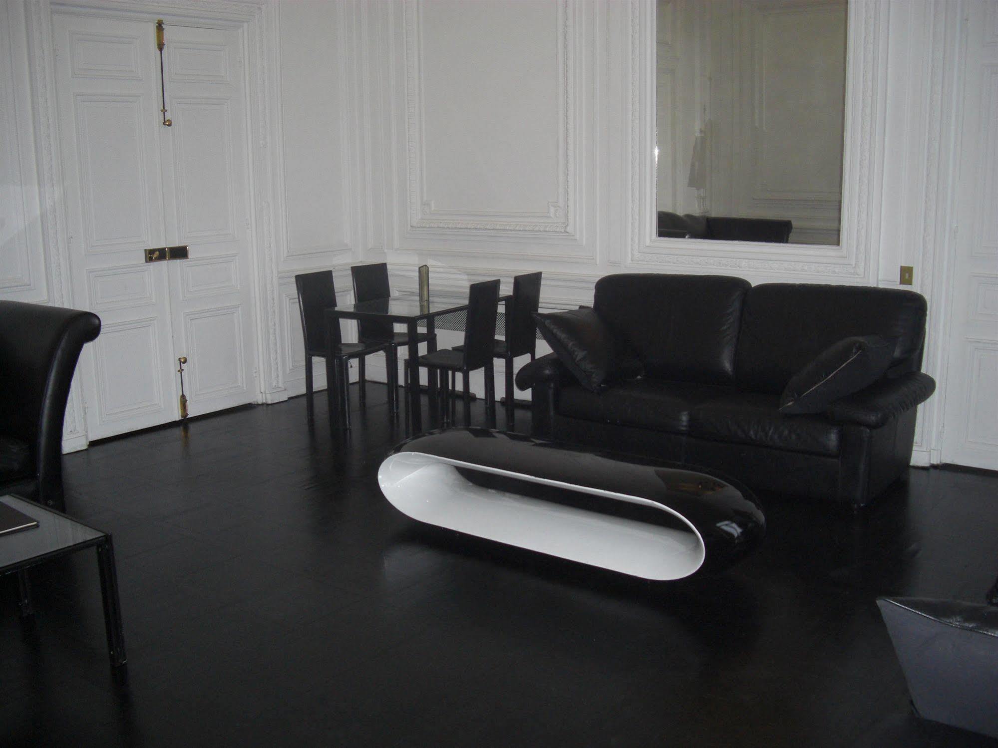Les Saint James Albany Paris