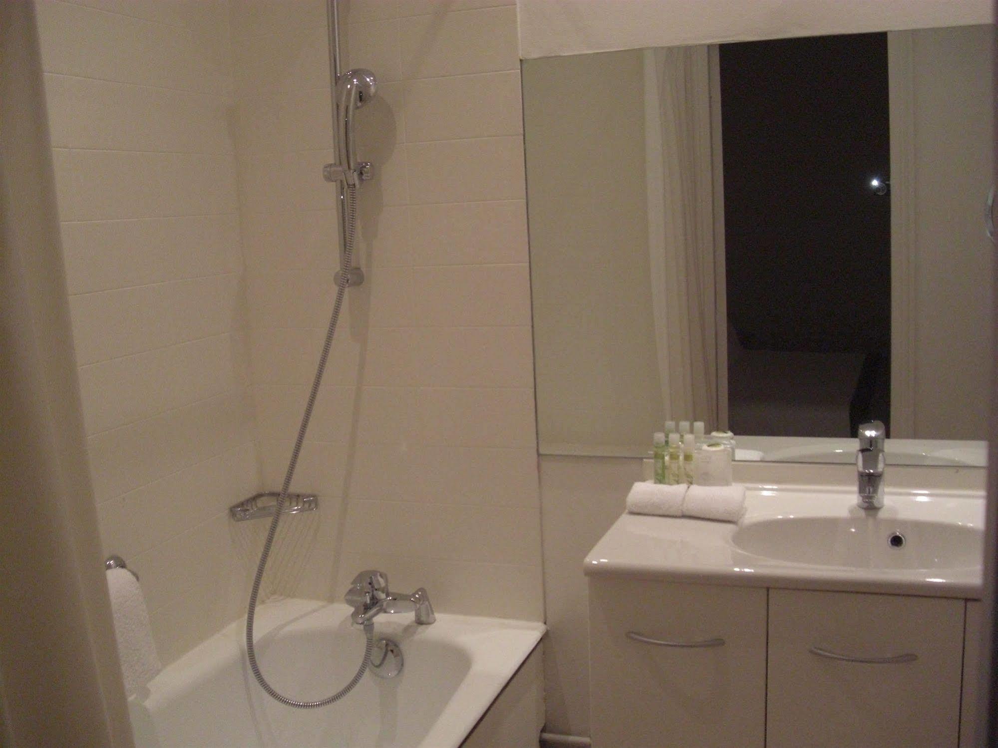 Apartment Les Saint James Albany Paris