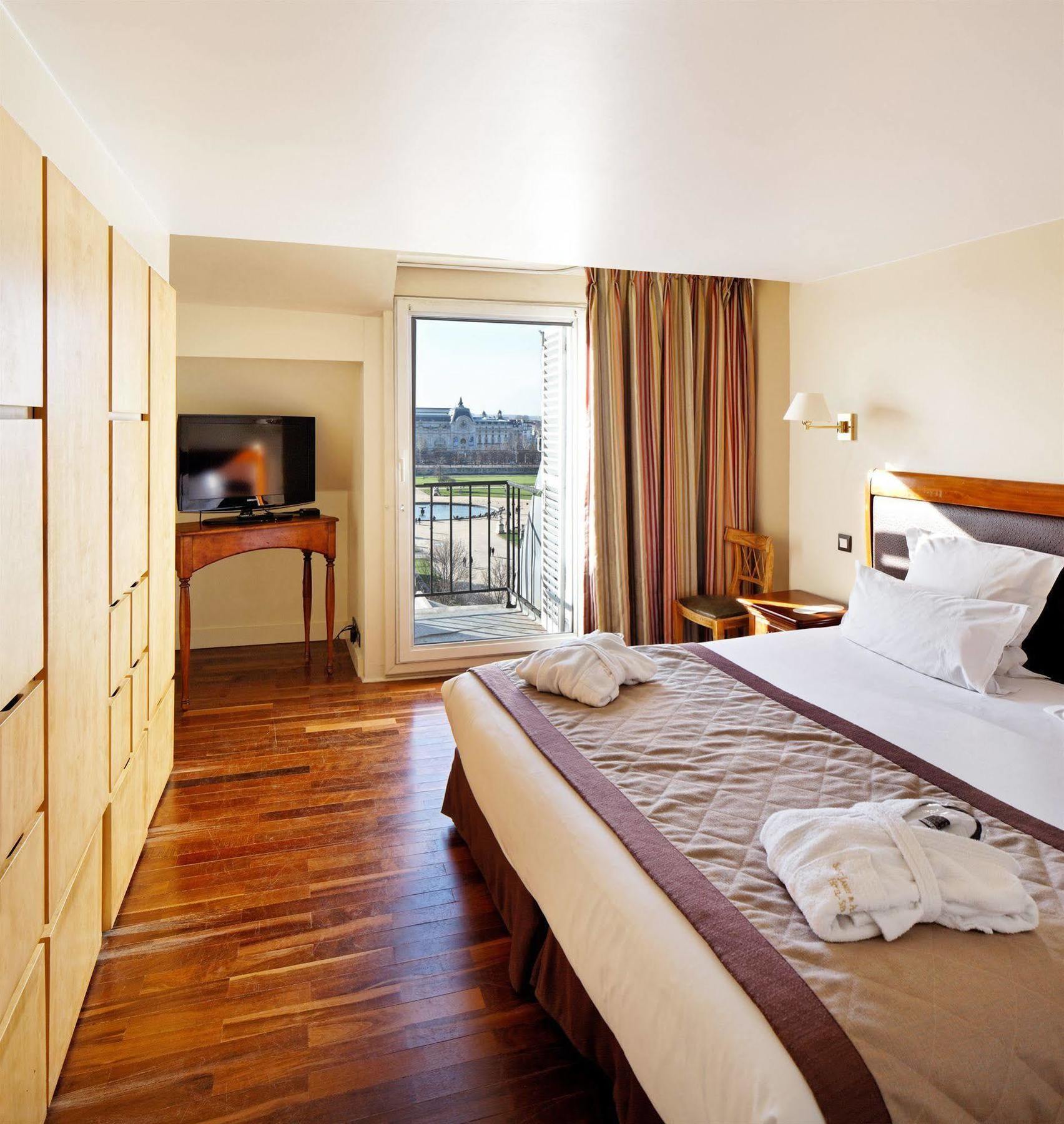 Apartment Les Saint James Albany Paris