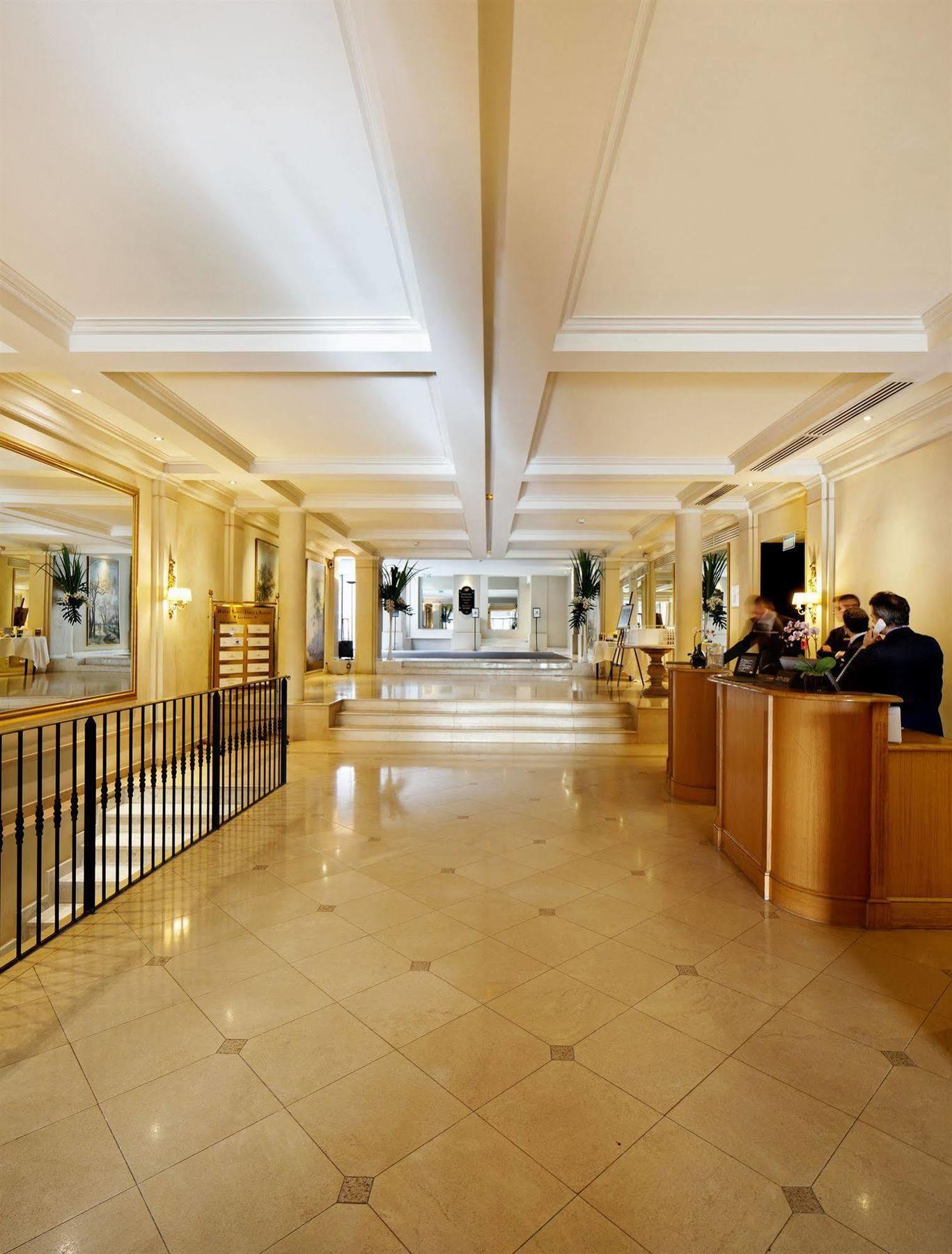Les Saint James Albany Apartment *