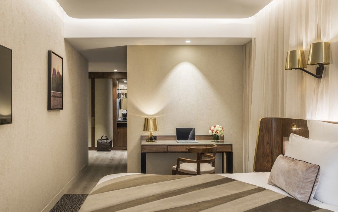 Le Pierre Hotel 4*
