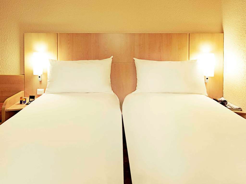 Ibis Vaugirard Porte De Versailles Paris