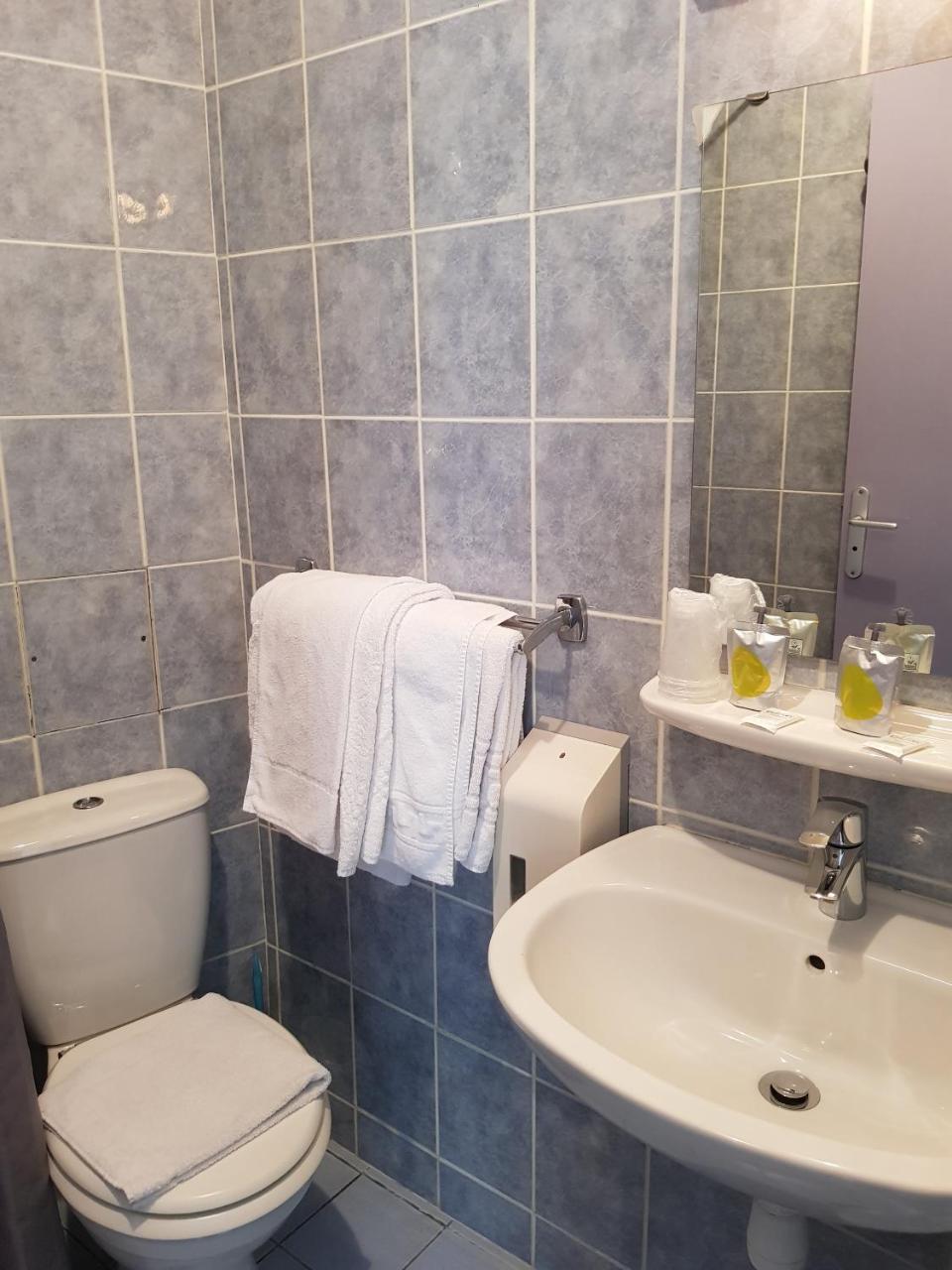 Hotel Le Saint-Hubert - Gare De Lyon Bastille Paris