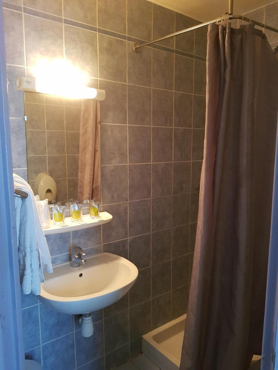 Hotel Le Saint-Hubert - Gare De Lyon Bastille Paris