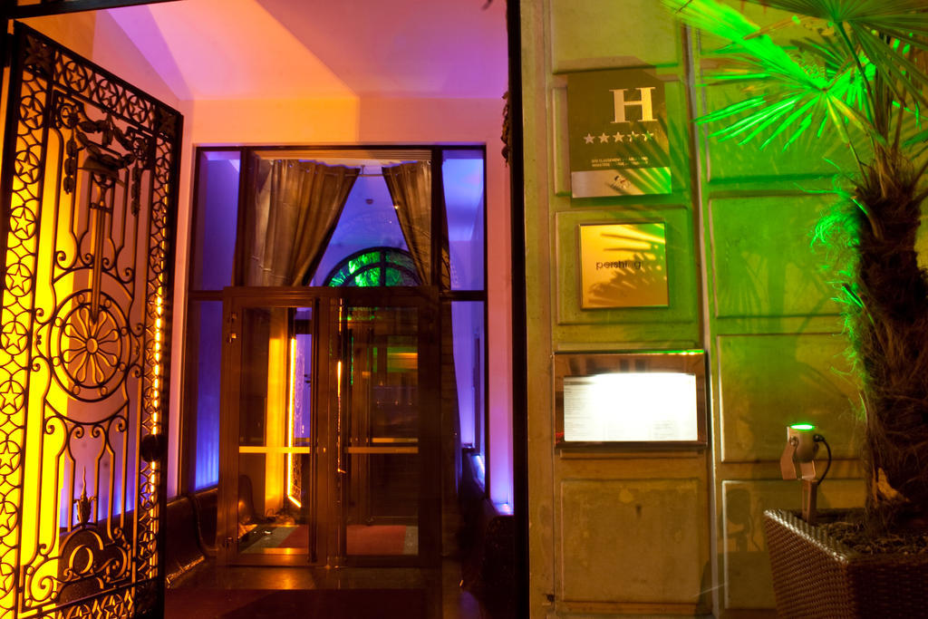 Pershing Hall Hotel