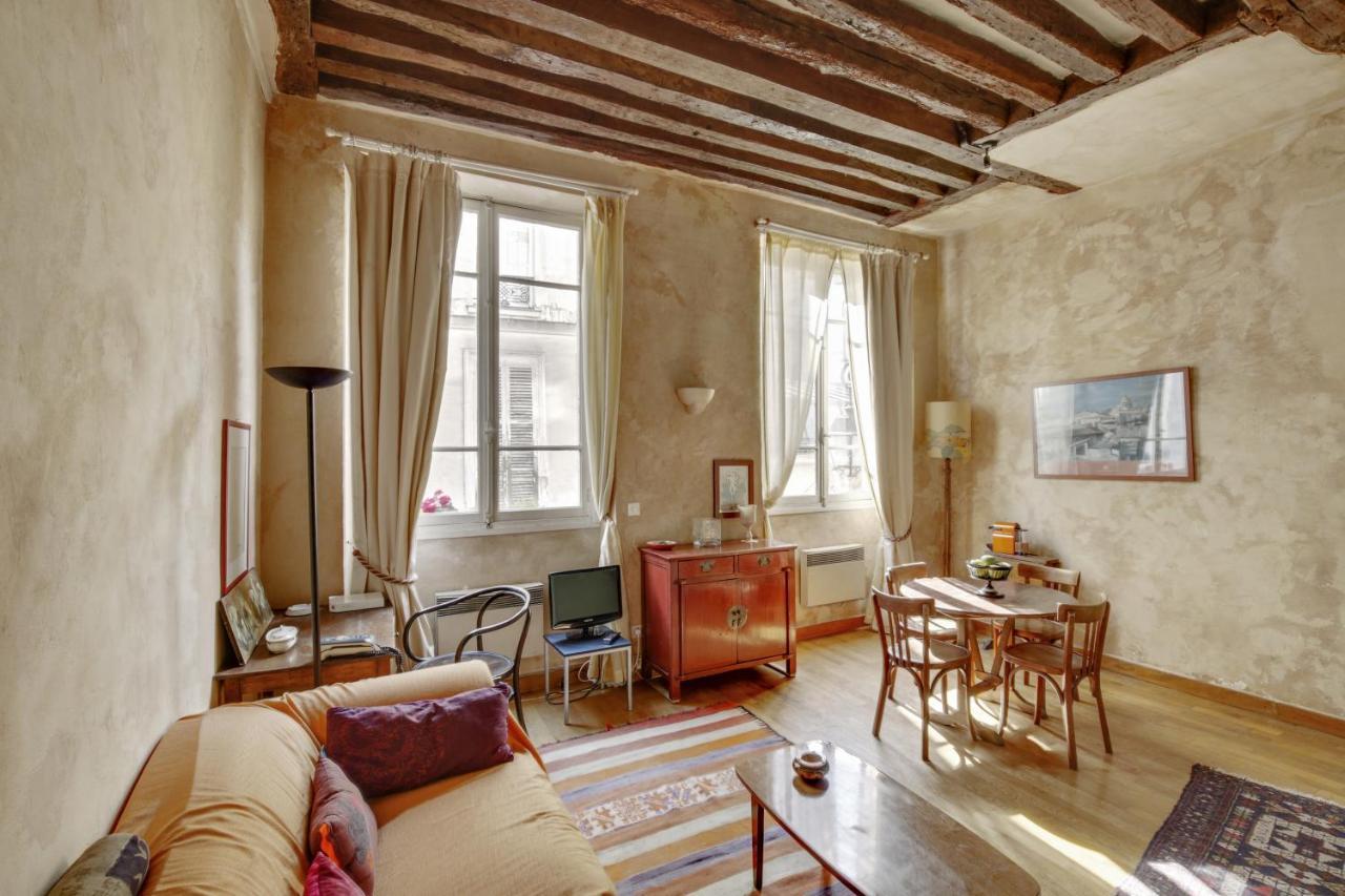 Marais-rue Des Rosiers Id 24