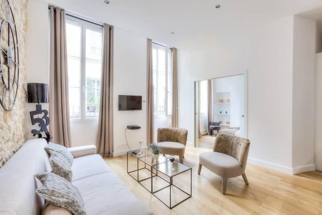 Apartment Designer Flats Louvre / Marais