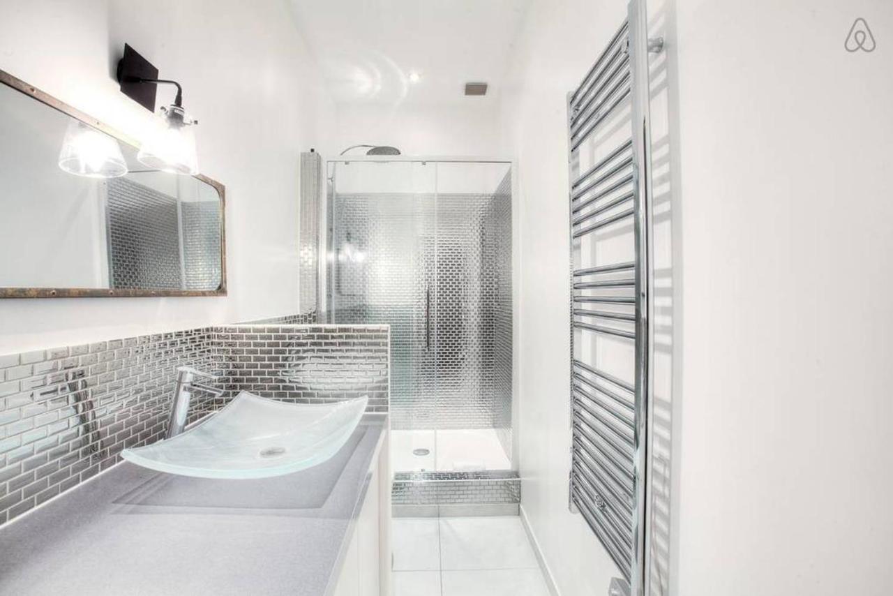 Designer Flats Louvre / Marais Apartment