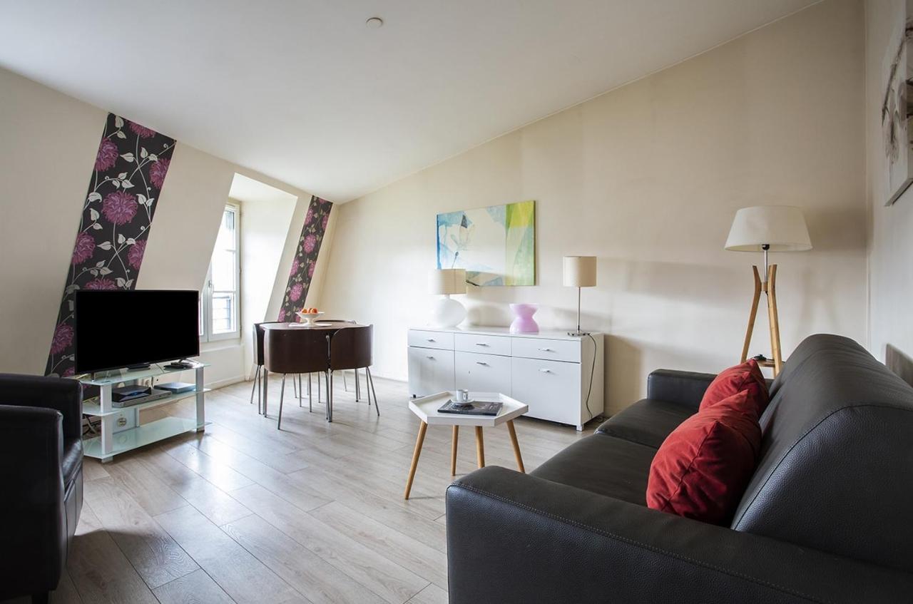 Appartement Place De L'etoile, Wagram *