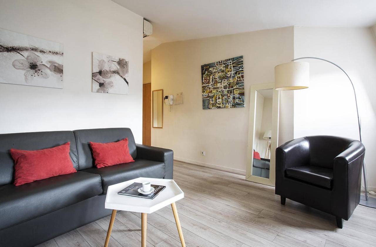 Appartement Place De L'etoile, Wagram Paris