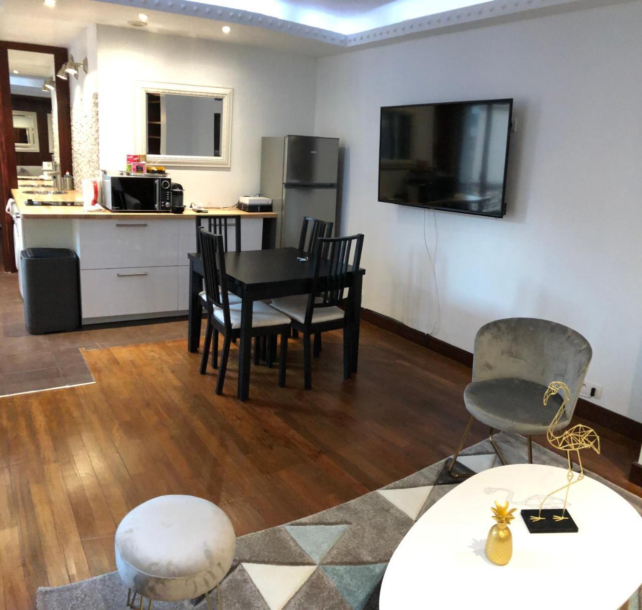 Cosy - Triangle D'or Apartment *