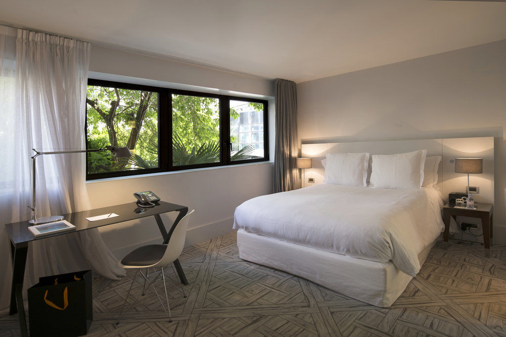 Hotel La Maison Champs Elysees