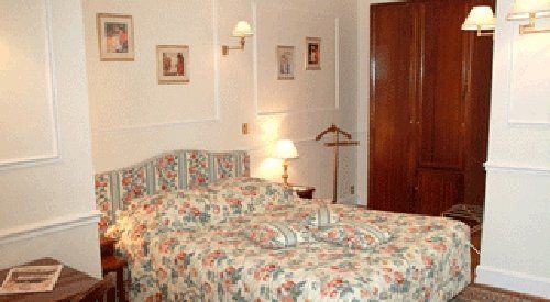 Hotel Du Rond-point Des Champs-elysees - Esprit De France
