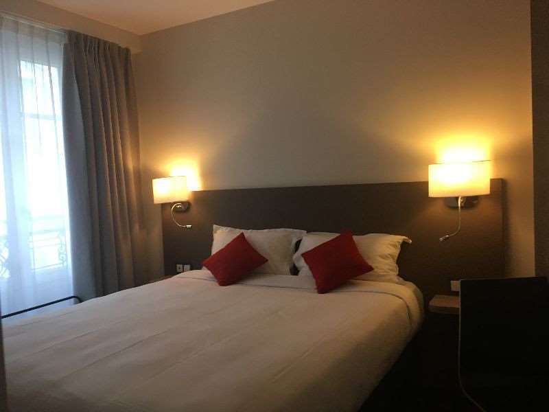 Courcelles Mederic Hotel Paris