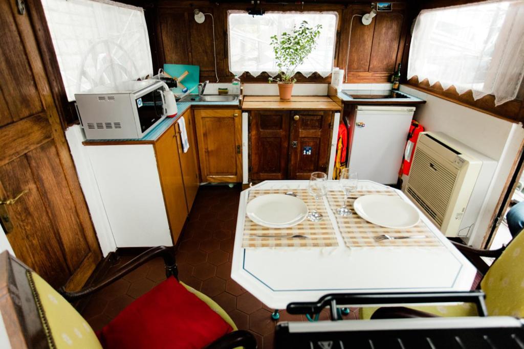 Peniche - Le Nenuphar Botel *
