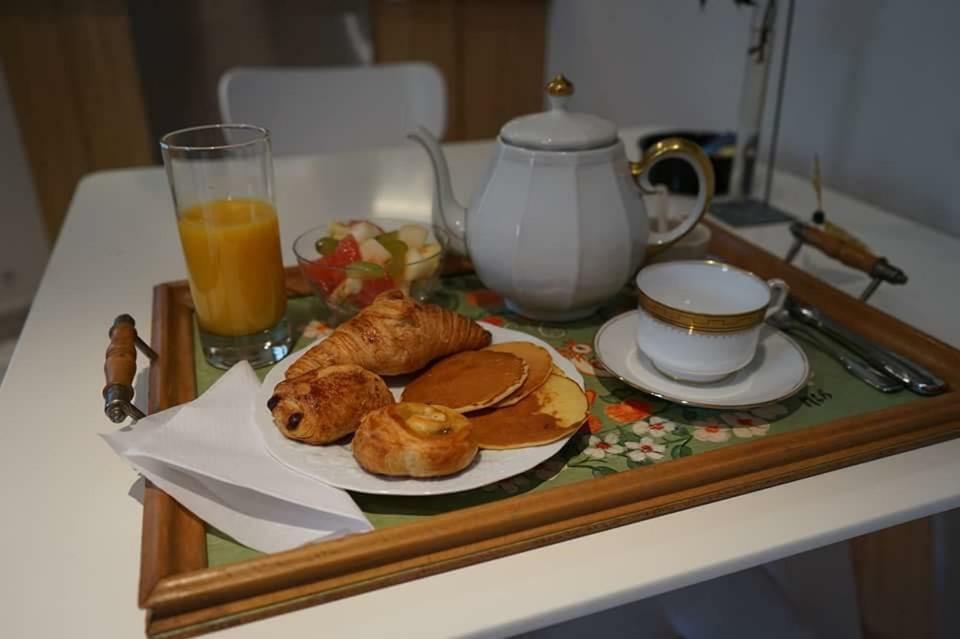 Bed & Breakfast 1 Square Du Docteur Blanche - 16 Paris