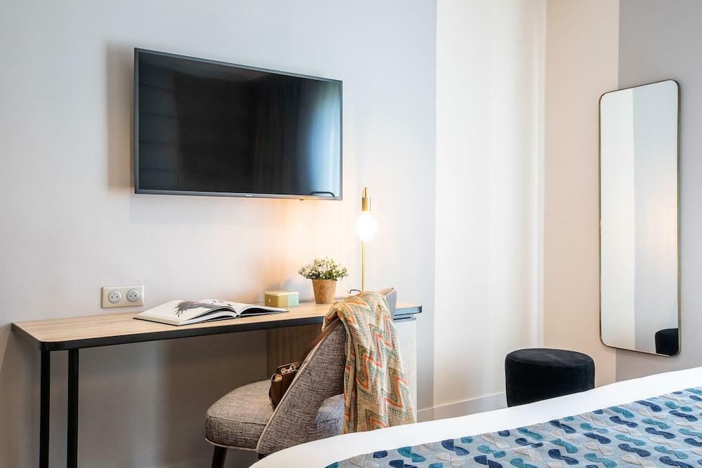 Hotel Nude Paris