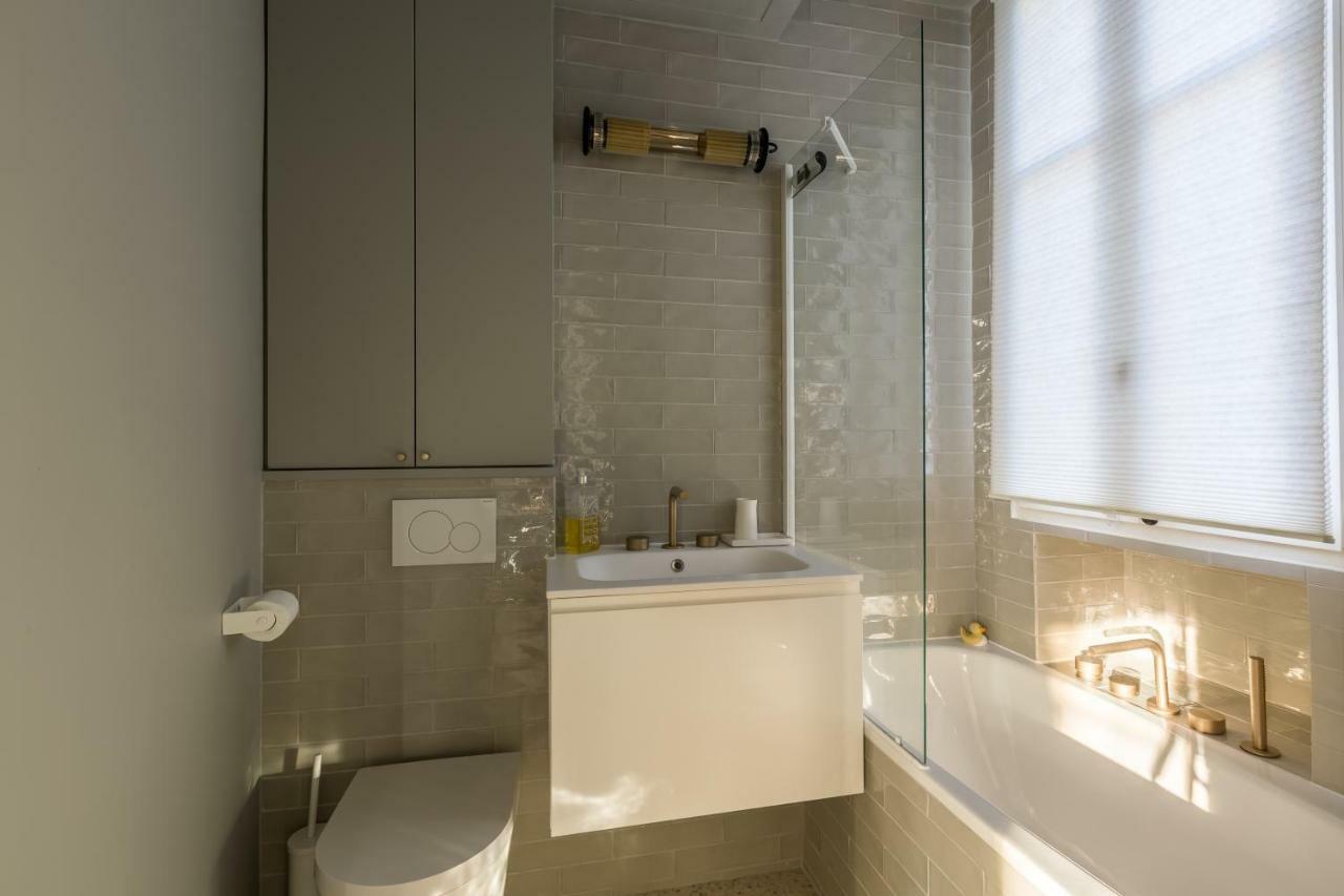 Veeve - Eiffel Tower Terrace Apartment