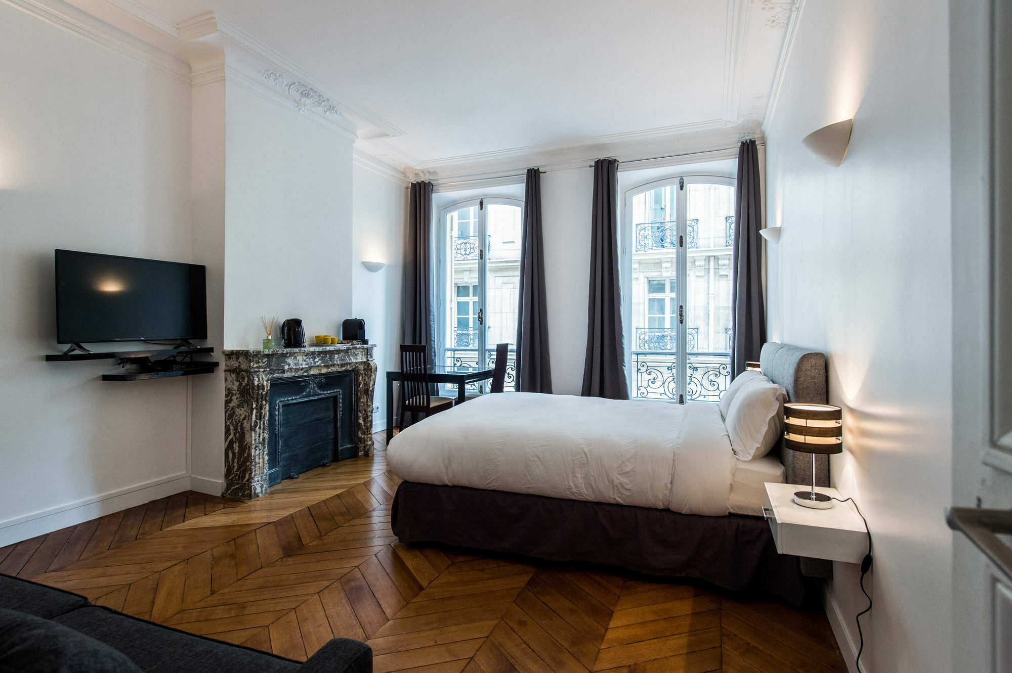 Bed & Breakfast Square