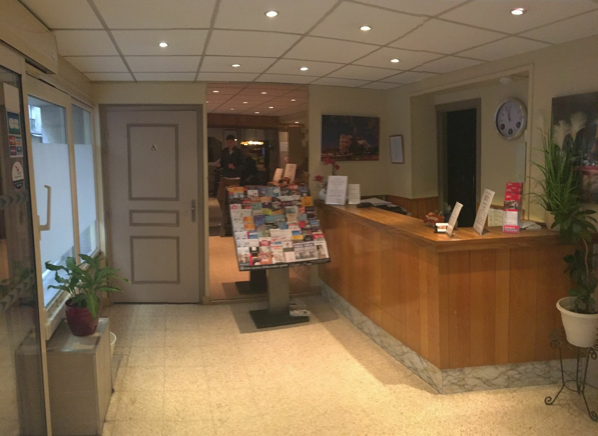 Jarry Confort Hotel Paris