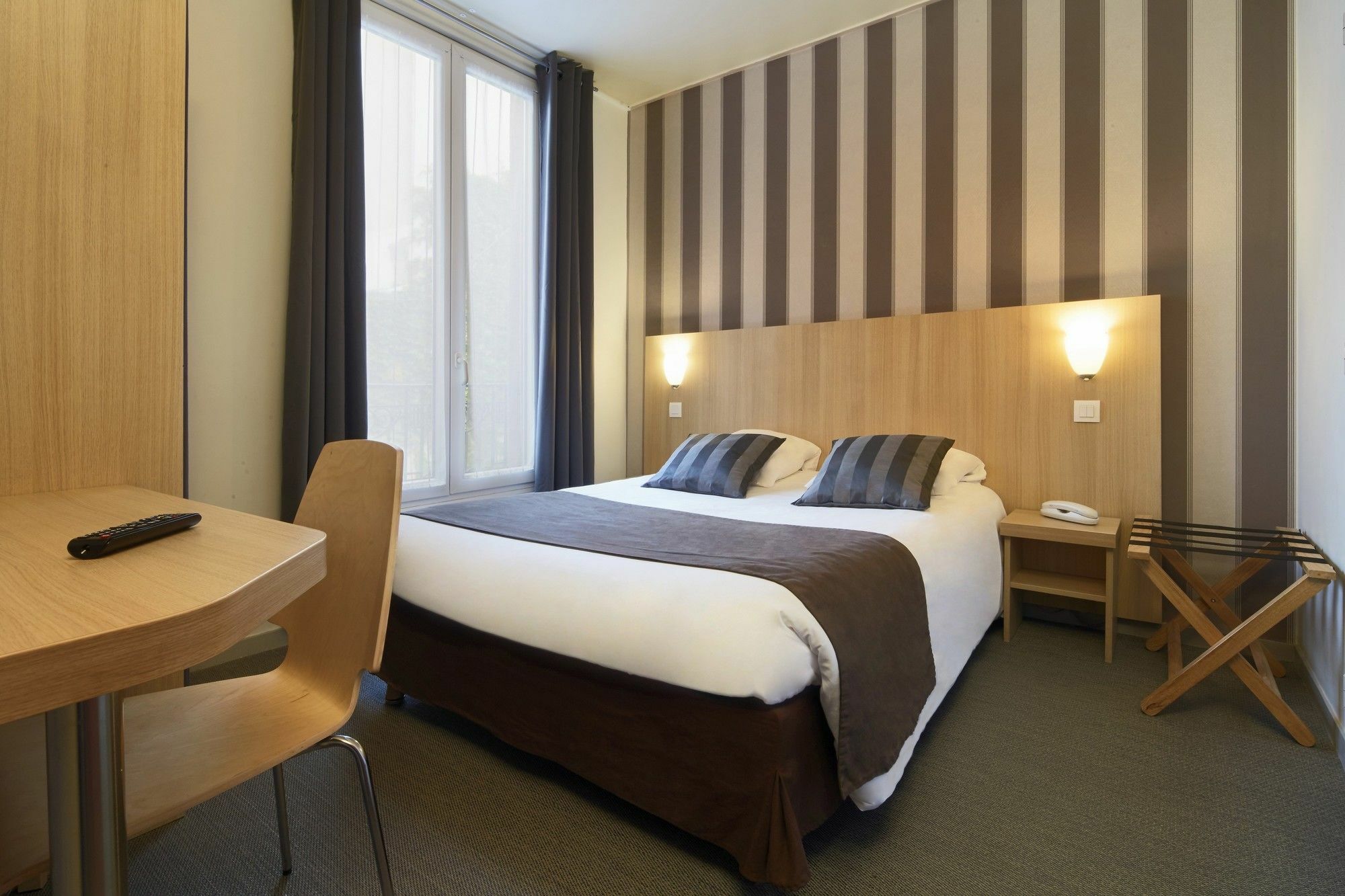 Hotel Hôtel Paris Villette Paris