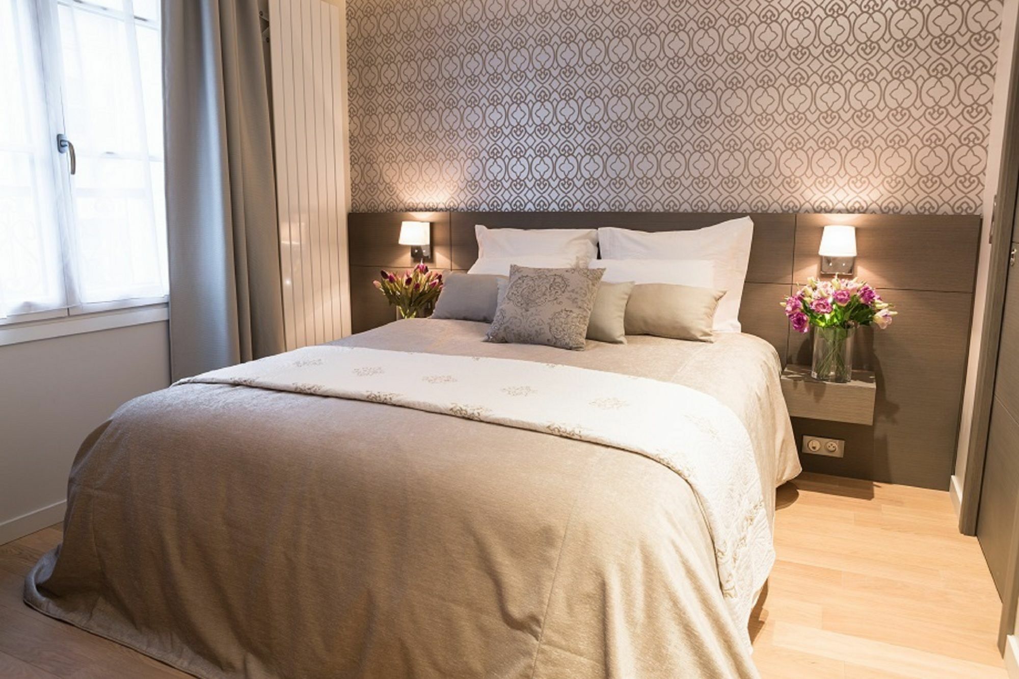 Roi De Sicile - Rivoli -- Luxury Paris