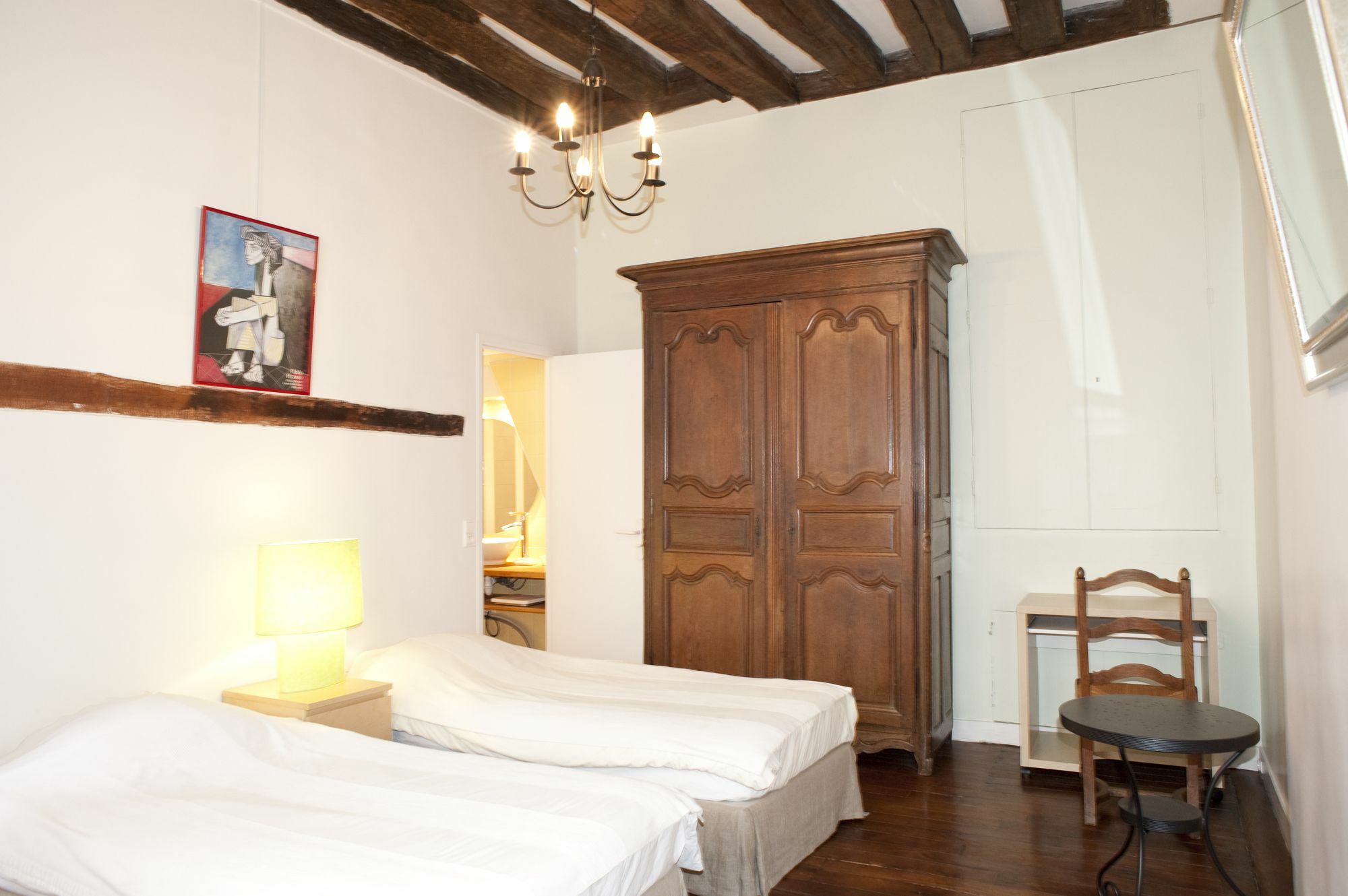 2 * Paris
