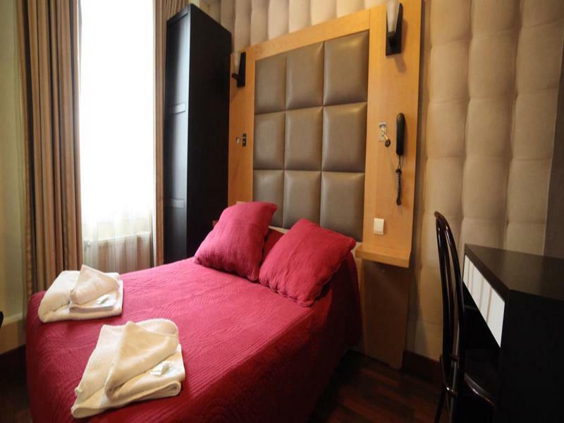 Hotel De France *