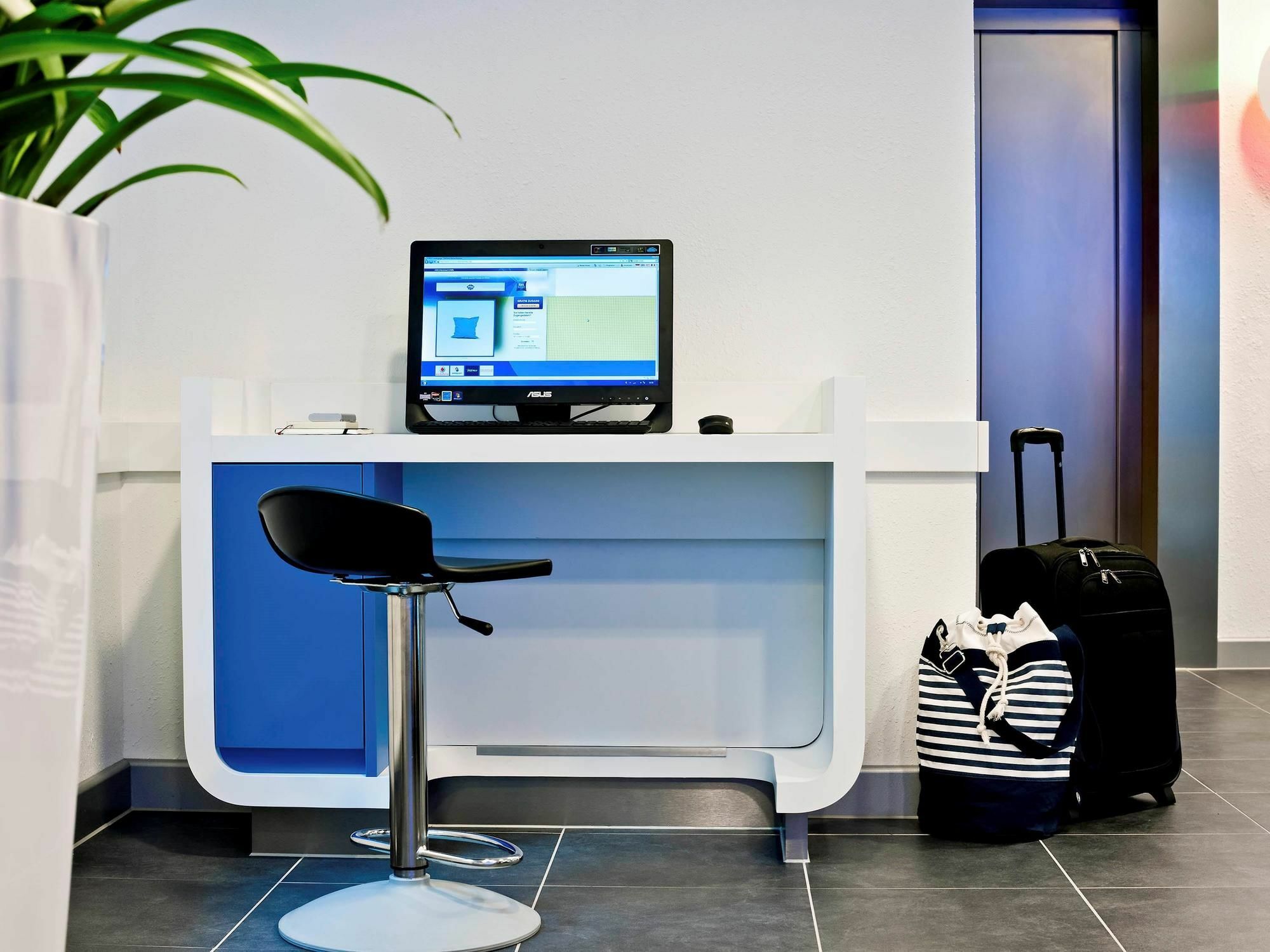 Ibis Budget Porte De Vincennes Hotel 2*