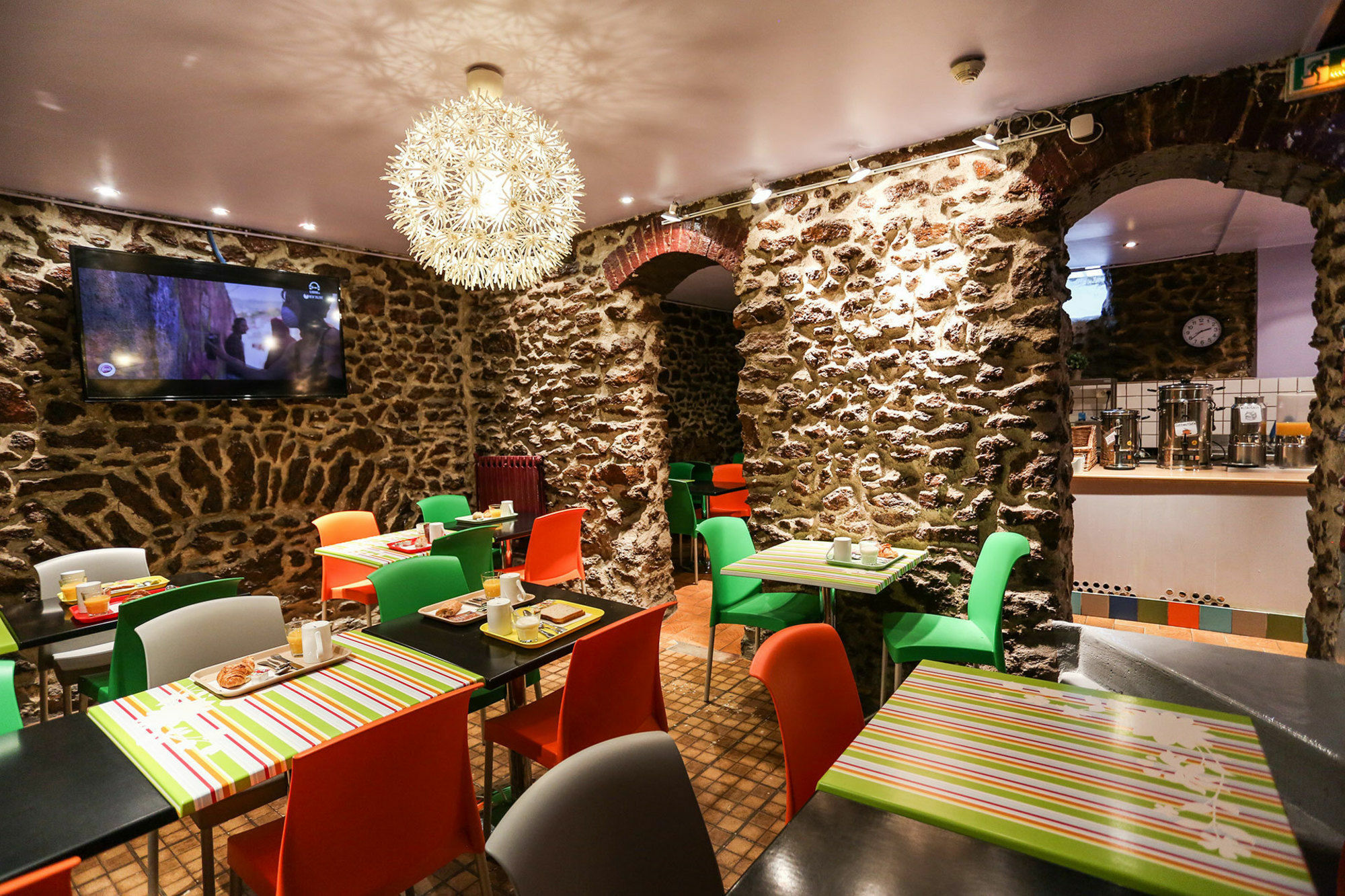 Le Montclair Montmartre By River Hostel Paris