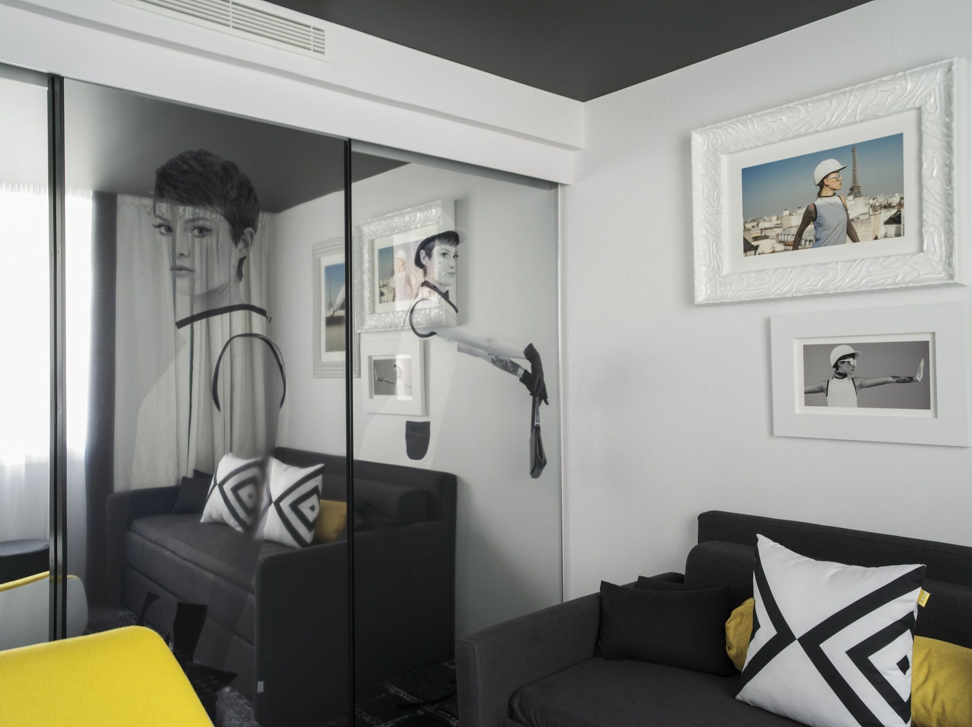 Ekta Champs Elysees 4*
